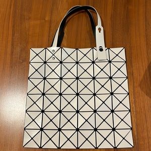 BAOBAO Issey Miyake